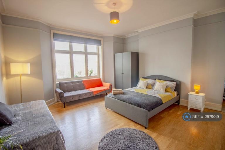 6 bedroom flat in Paddington, London, NW1 (6 bed) (#2679019)