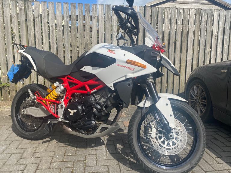 Moto Morini Granpasso 1200. 