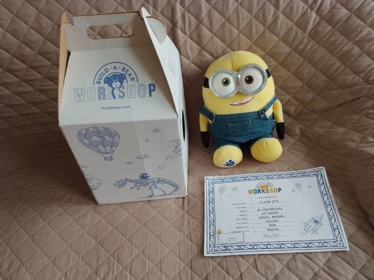 Build a Bear Minnion Bob complete with box and certiificate