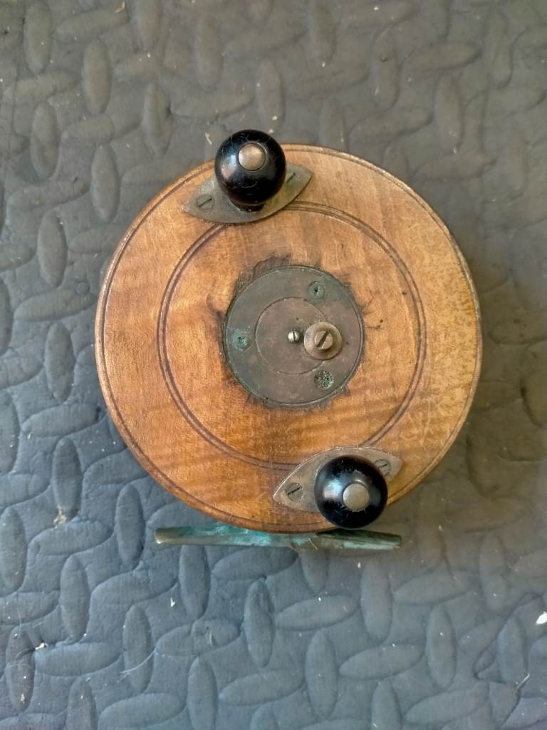 Centre pin reel 