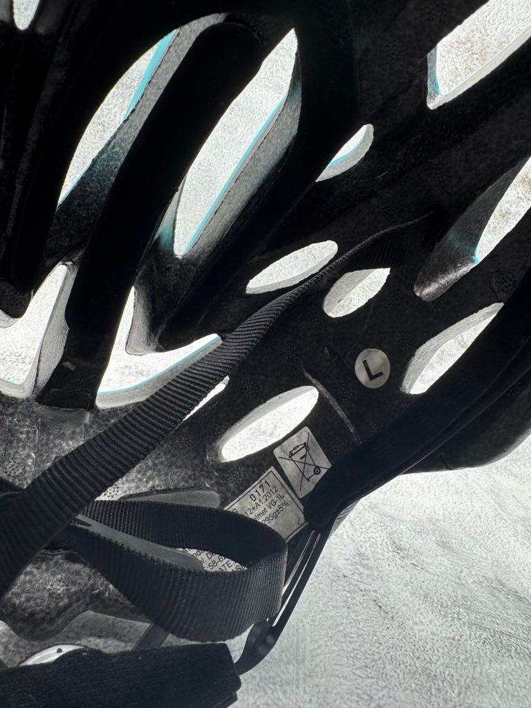 Deliveroo cycling helmet 