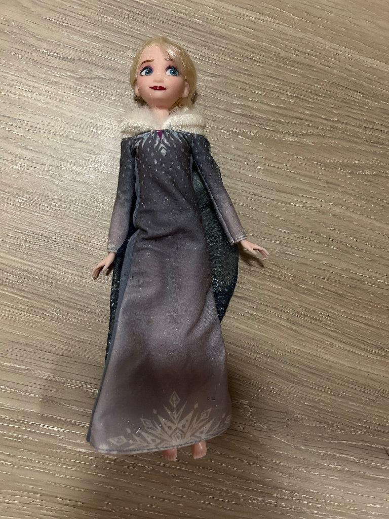Singing Elsa doll