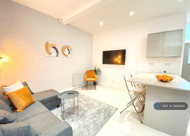 1 bedroom in Trevelyan Street, Huddersfield, HD5 (#2696162)