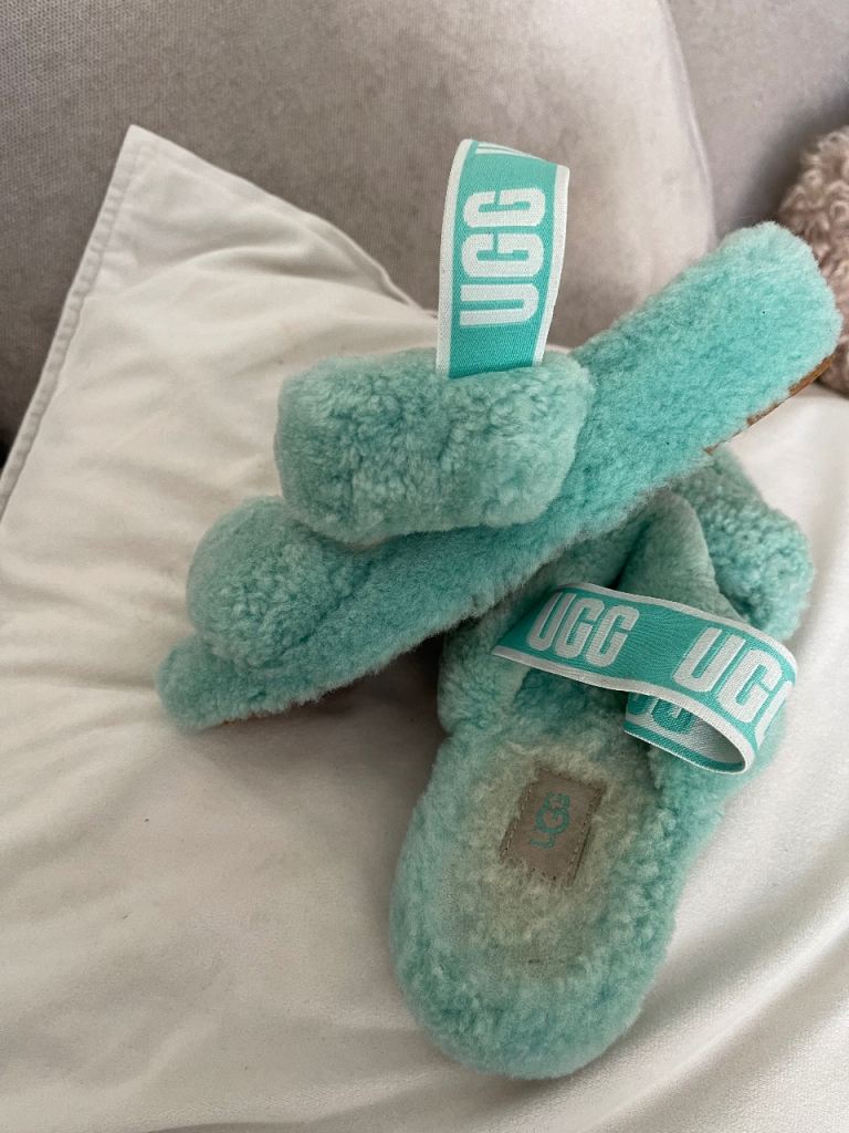 Ugg slippers size 4/5 