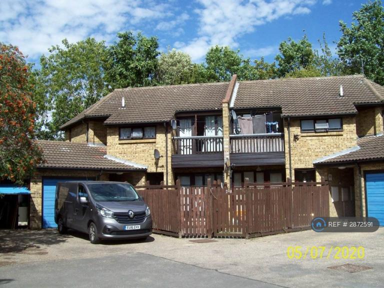 1 bedroom flat in Courtney Park Road, Basildon, SS16 (1 bed) (#2872591)