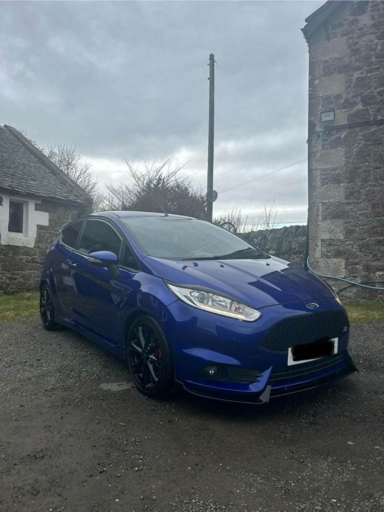 Ford Fiesta ST2 220bhp Mountune - Spirit blue with gloss kit - FSH - MOT - HPI Clear - 2 owners - 