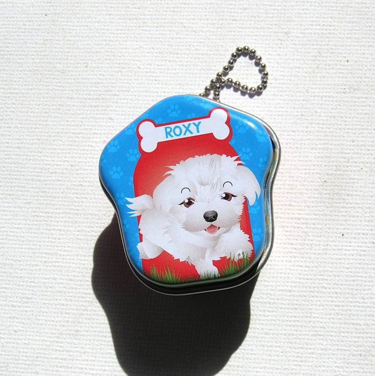 Puppy Friends Club Metal Tin Dog Roxy the Cavalier King Collectable Toy on Chain