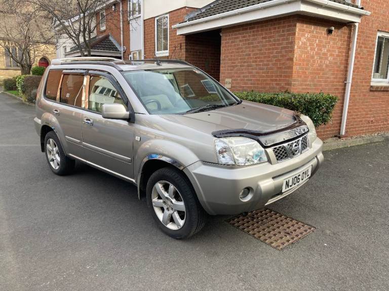 NISSAN X-TRAIL 2.2 x4  COLUMBIA DCI  5 DOOR ESTATE IN SILVER ,HAS ALSELLING AS SPARES OR REPAIR 