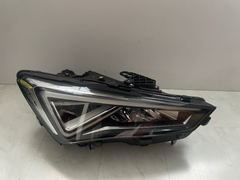 Headlight seat Leon 4 led 