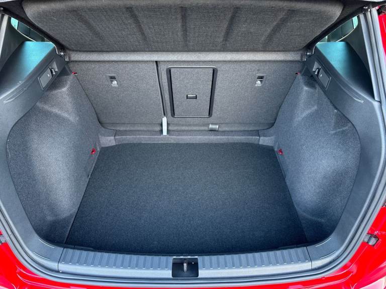 2025 SEAT Ateca 1.5 TSI EVO FR Black Edition 5dr Estate PETROL Manual