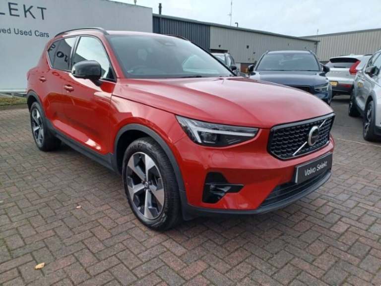VOLVO XC40 2.0 B4P Ultimate Dark 5dr Auto
