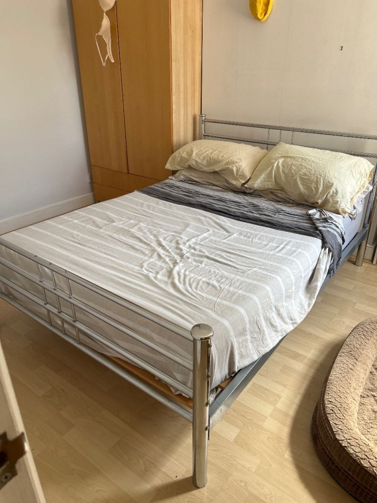Bed frame with or without mattress 