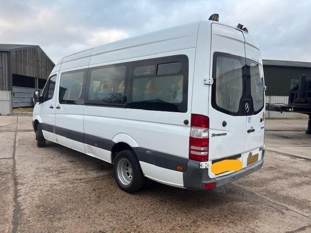 Mercedes-Benz Sprinter 516 CDI 15 Seater Bus