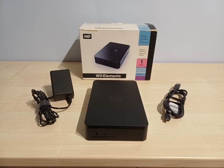 WD Elements 1TB External Hard Drive - Black, Good Condition