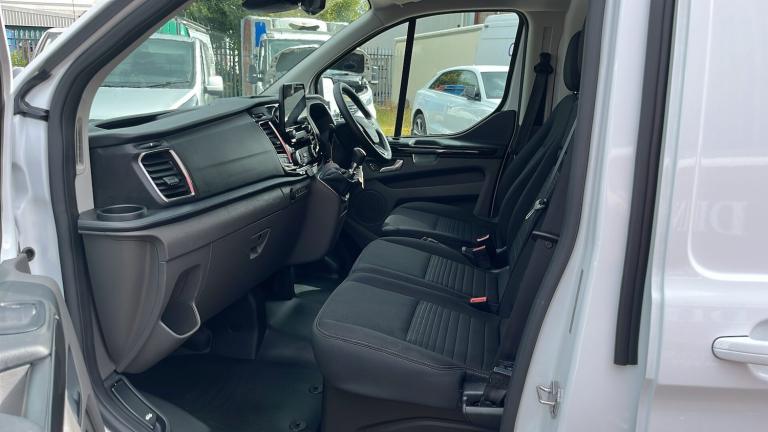 2023 Ford Transit Custom TRANSIT CUSTOM 300 L2 H1 DIESEL FWD  2.0 Eco Blue 130ps Low Roof Van Die...