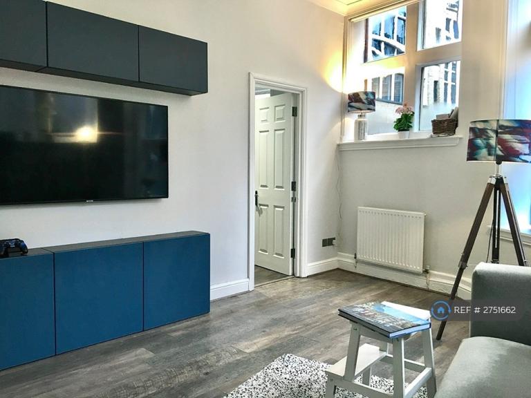 1 bedroom flat in Creechurch Lane, London, EC3A (1 bed) (#2751662)