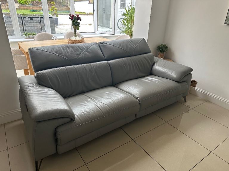 Electric reclining sofa 