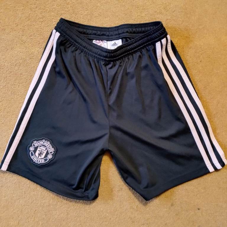 Manchester United Away Adidas shorts 2018/19 Age 11-12Y Black and Pink