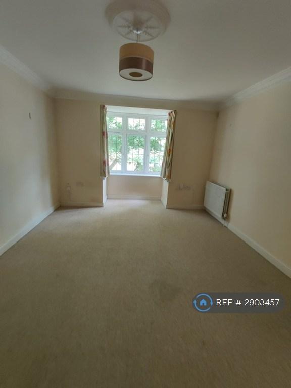2 bedroom flat in Talbot Avenue, Bournemouth, BH3 (2 bed) (#2903457)