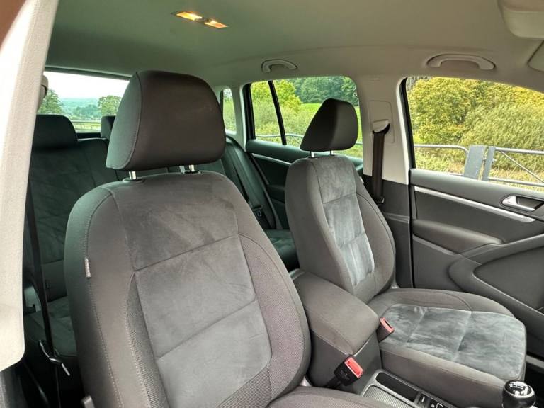 2014 Volkswagen Tiguan 2.0 TDI BlueMotion Tech Match SUV 5dr Diesel Manual 2WD Euro 5 (s/s) (140 ...