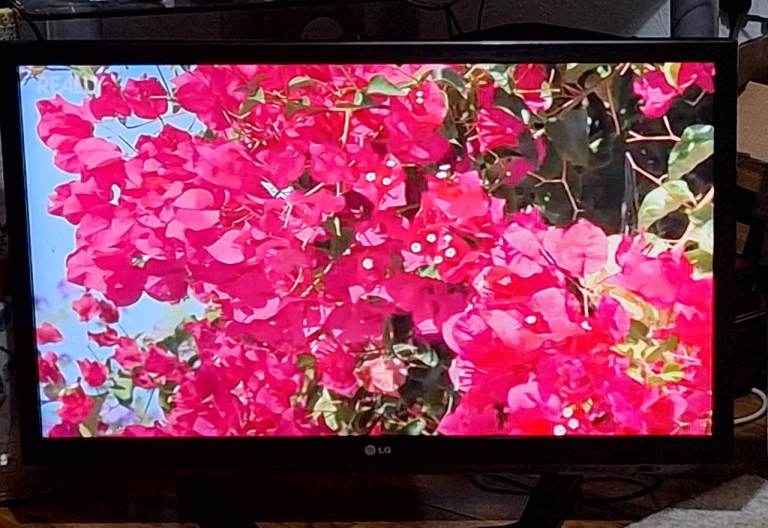 32in LG LED, LCD Features  Downloadable Apps 