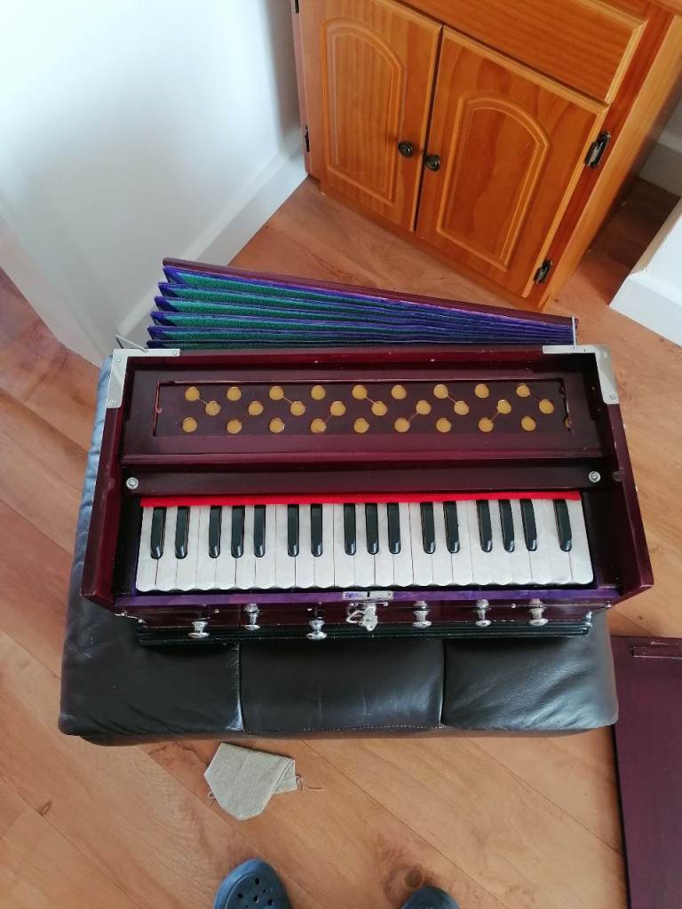 7 Stopper Multi Bellows 3.25 Octave 39 Key 440Hz Harmonium With Carry Bag