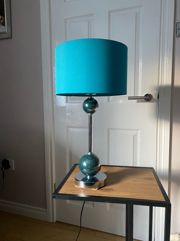 Table lamp
