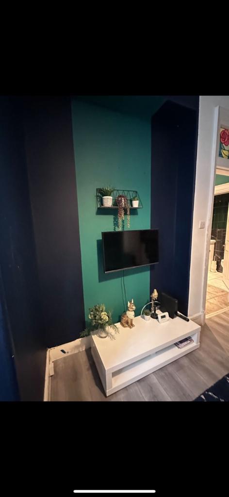 Albion Place main entrance property - newly done kitchen and bathroom