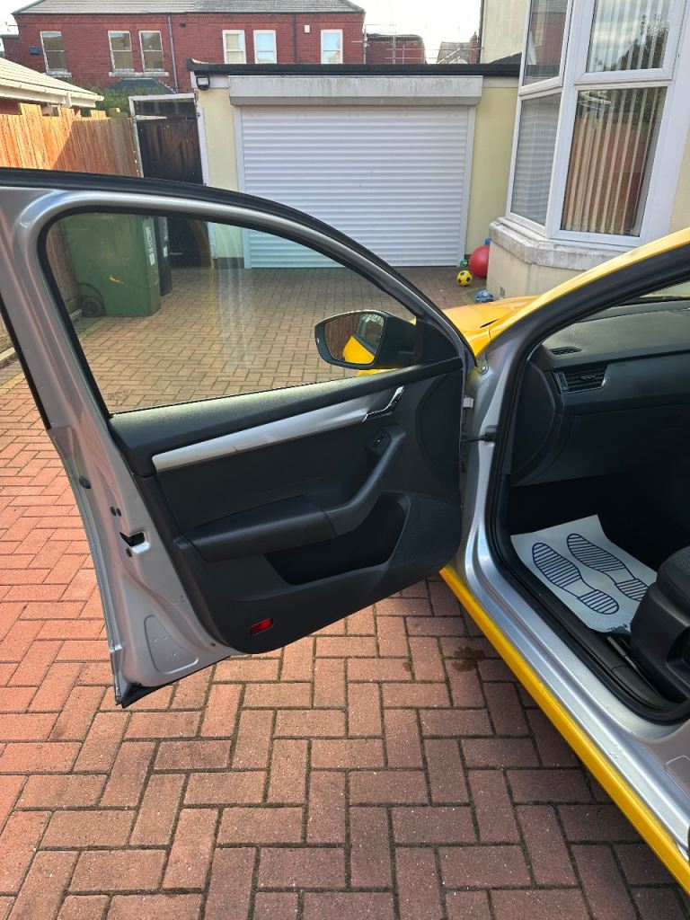 Skoda, OCTAVIA, Estate, 2014, Manual, 1598 (cc), 5 doors