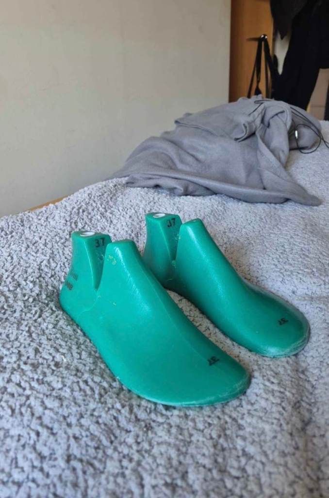 Two pairs of shoe lasts for shoemaking