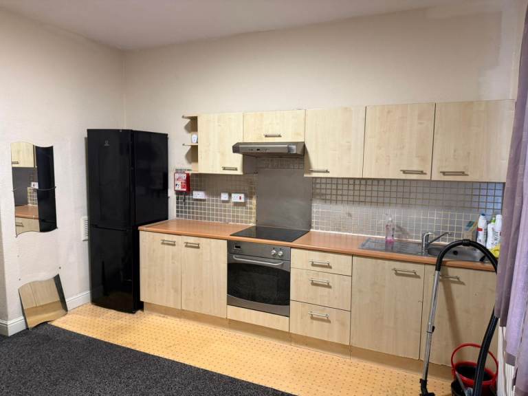 Flat to let. Tempest Road Leeds
