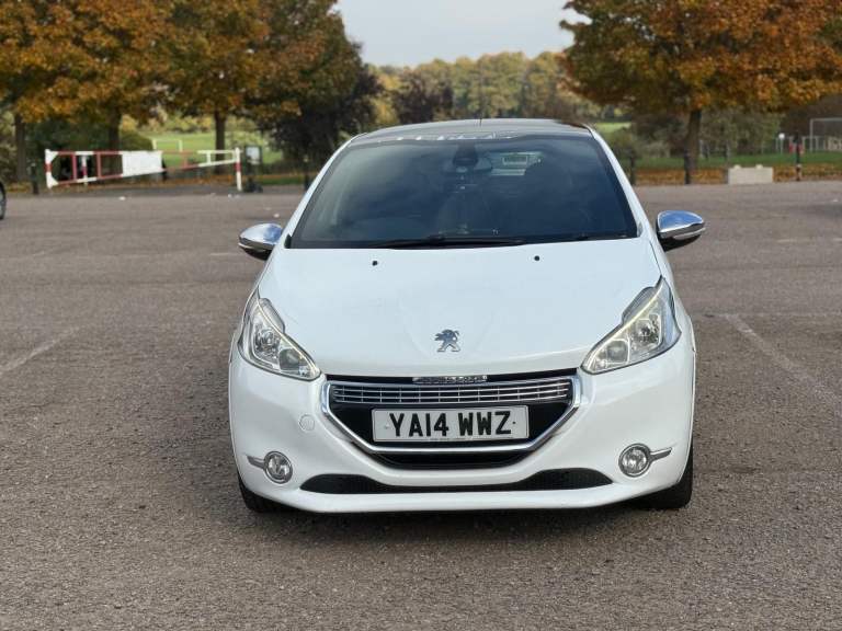 Peugeot 2014 208 XY 