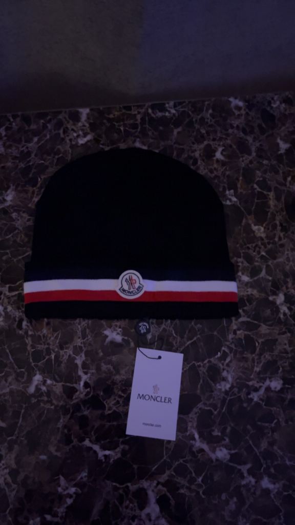 Moncler beanie 