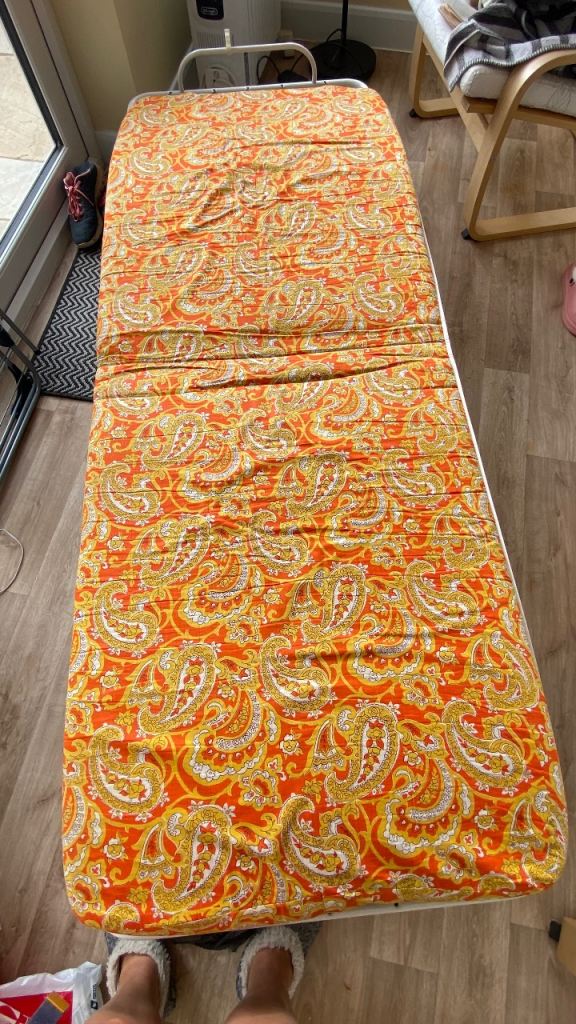 Folding guest bed with mattress 
