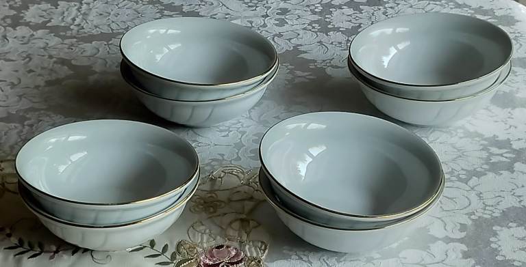 Tognana Alhambra fine porcelain small white bowls (x12)
