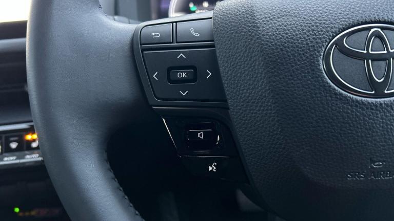 2024 Toyota C-HR 1.8 VVT-h Design SUV 5dr Petrol Hybrid CVT Euro 6 (s/s) (140 ps) HATCHBACK Petro...