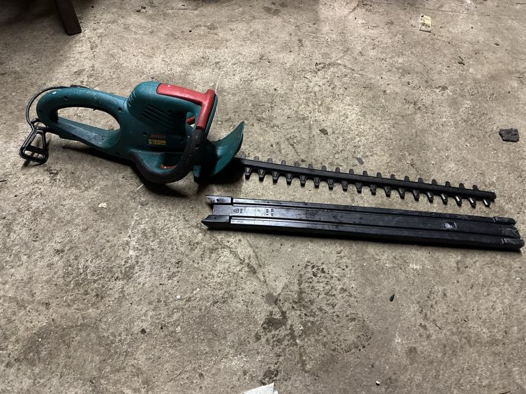 BOSCH HEDGE TRIMMER CUTTER GMBH D-70745 230v 50hz 550W