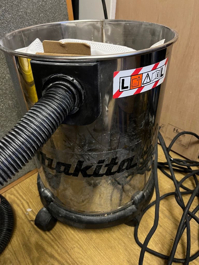 Makita l rated  hoover 