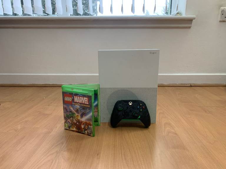 Xbox One S 1TB Disc Console with Controller and Game