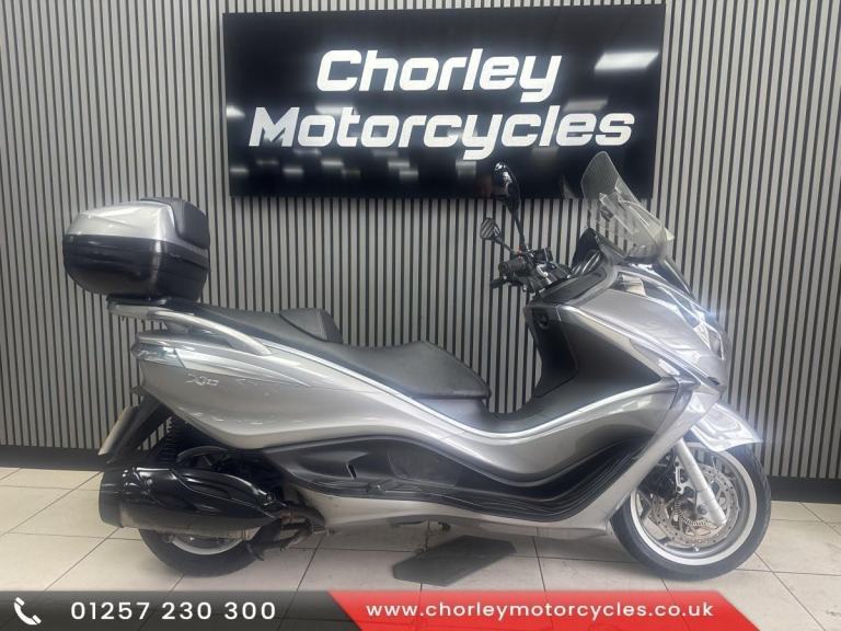2016 Piaggio X10 scooter 350cc rev and go commuter or delivery