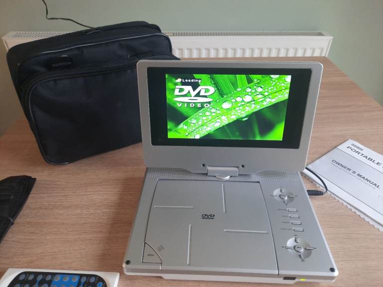 PORTABLE CD PLAYER 7INCH SCREEN...AS NEW