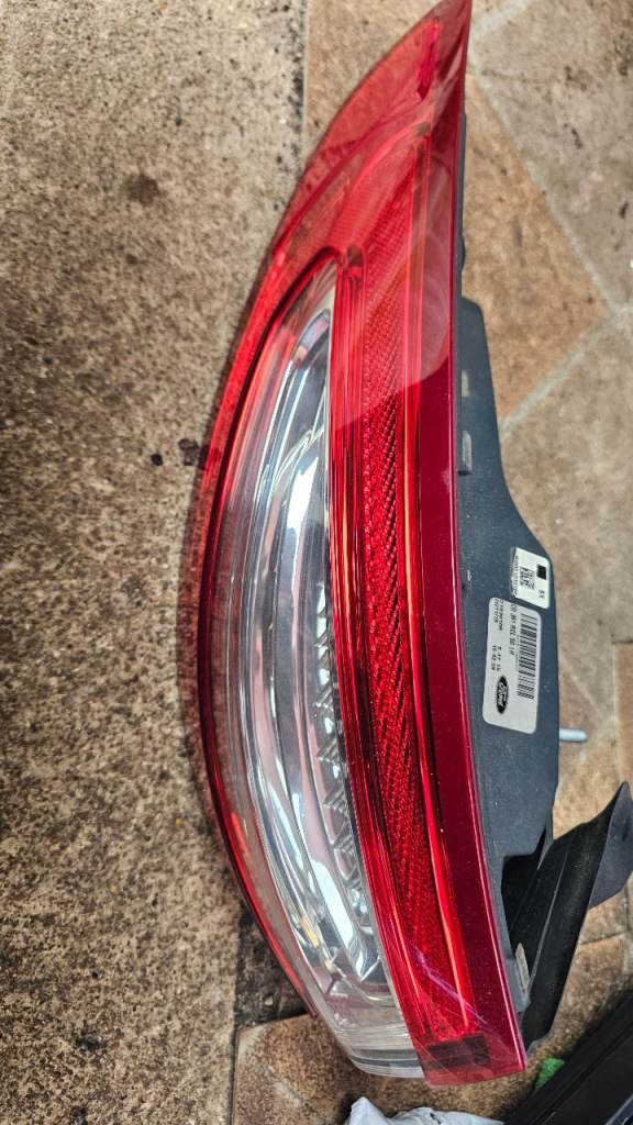 Ford mondeo left real lamp