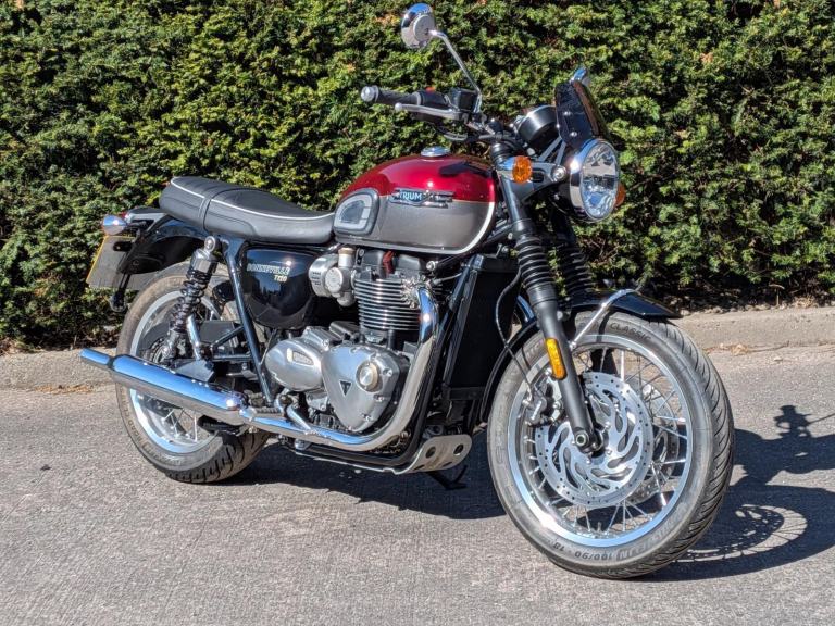 TRIUMPH BONNEVILLE T120 - 2023 23 - Modern Classic