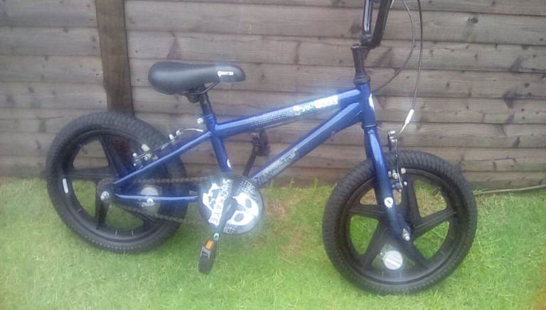 Boys 16 inch shock wave BMX bike, great condition. 