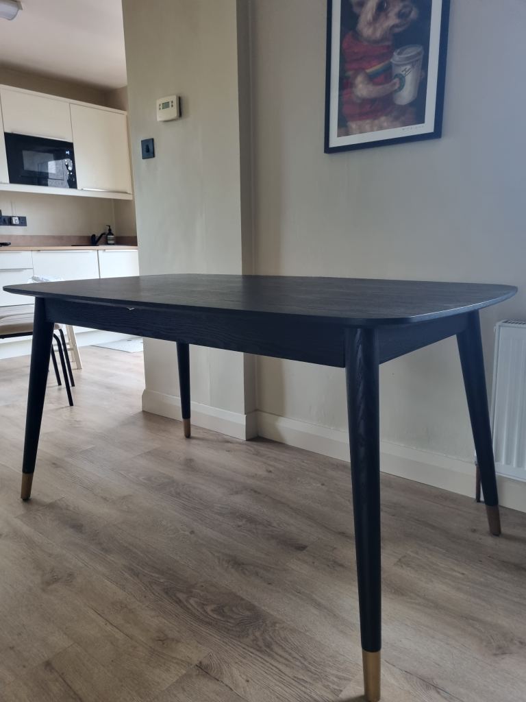 Danetti  dinning  table 