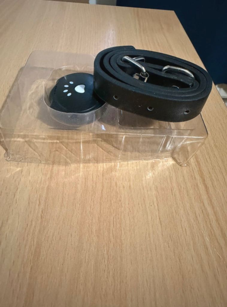 Pet tracker and collar set