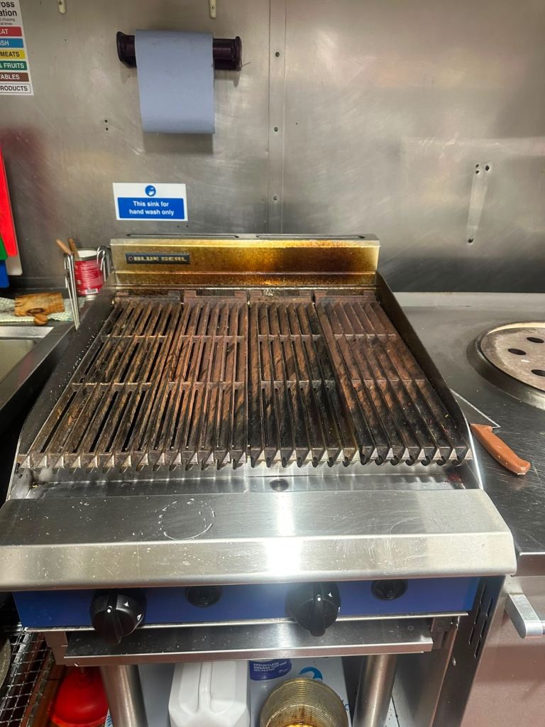 Blue Seal Evolution G594-LS-N 600mm Wide Natural Gas Freestanding Chargrill