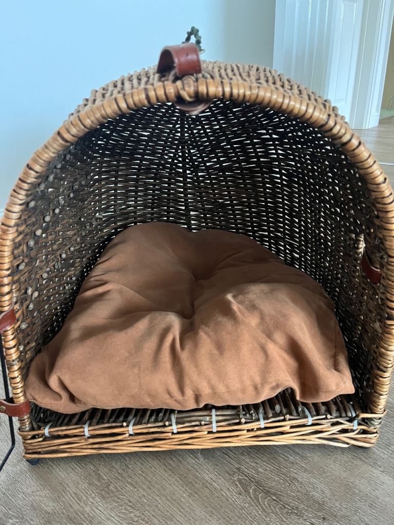 Dog / Cat / Rabbit Carrier Wicker Basket 