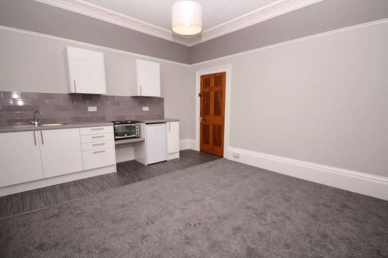 Cotham Studio/Bedsit inc Council Tax, Water & Heating 