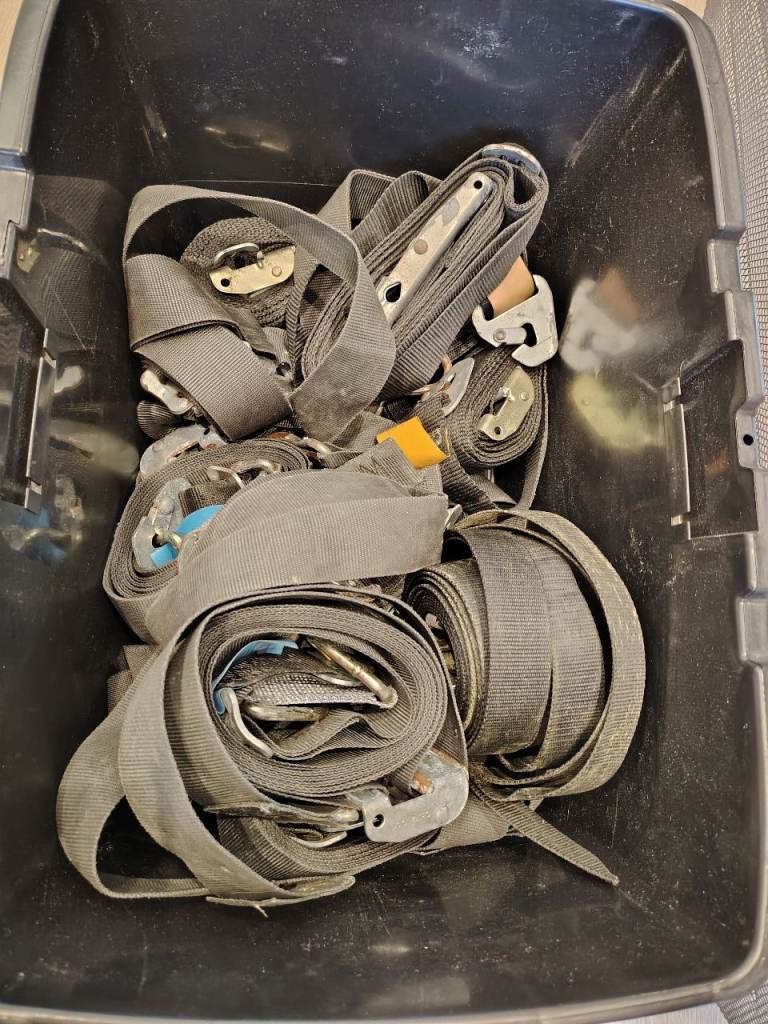 Trailer Cargo load heavy duty ratchet straps 